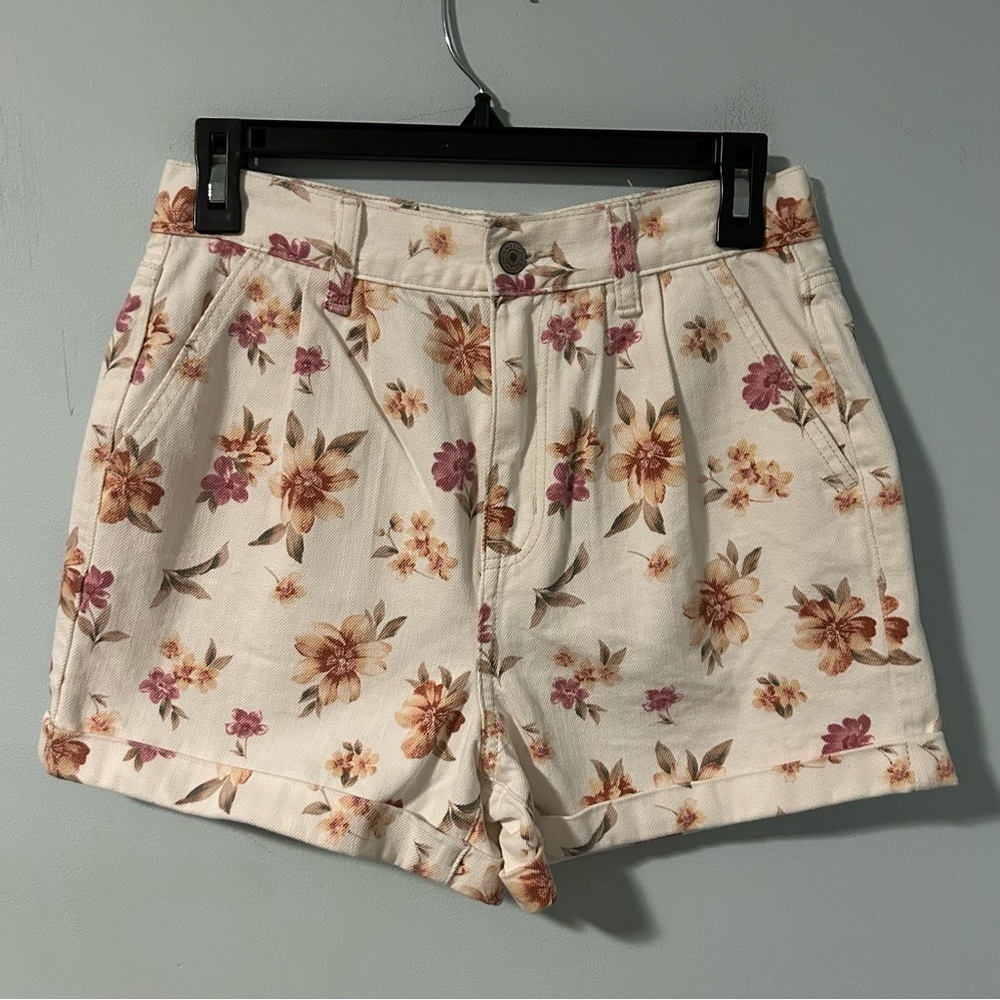 American Eagle White & Floral Print High-Rise Mom Jean Shorts Size 2